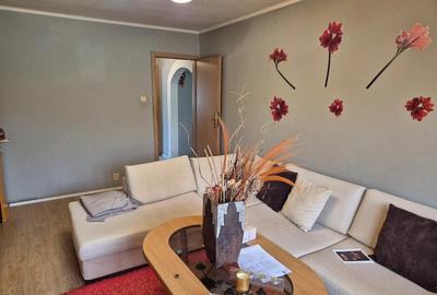 Apartament cu 2 camere decomandat în Micro IV - 2
