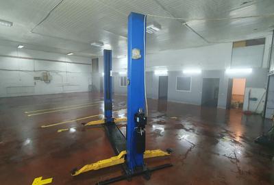 Inchiriez SERVICE AUTO  UTILAT ALEEA FIZICIENILOR CEL MAI BUN PRET - 23