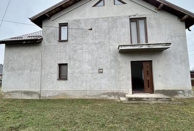 Casă cu 4 camere cu Teren 1090 Mp în Central - 9