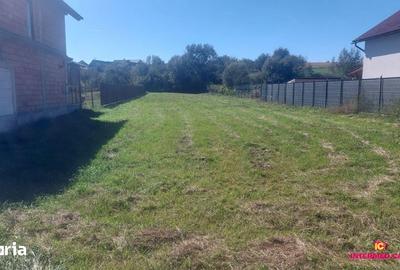 Teren de 1500 mp, în Roșia - 1
