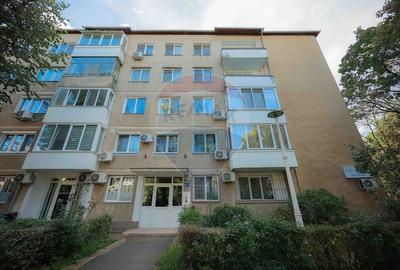 Apartament cu 3 camere de vanzare, zona Rogerius - 25