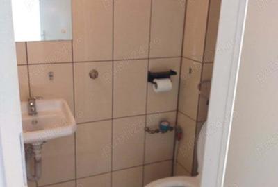 Apartament cu 2 camere decomandat în Petros