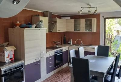 Casa de Vanzare 5 camere - 2