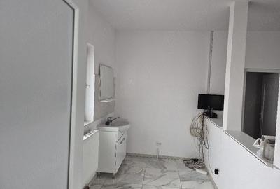 Spațiu comercial, de 86 mp, în Central - 9