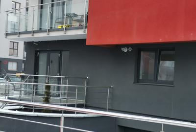 Spatiu comercial de vanzare zona Tractorul bloc nou - 13