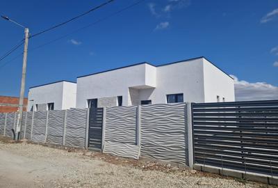 Casă individuală cu 3 camere în Berceni