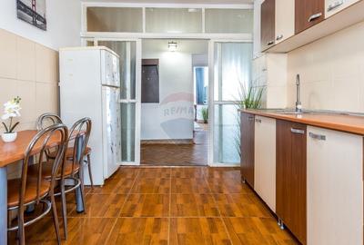 Apartament cu 3 camere decomandat, mobilat în Între Lacuri - 9