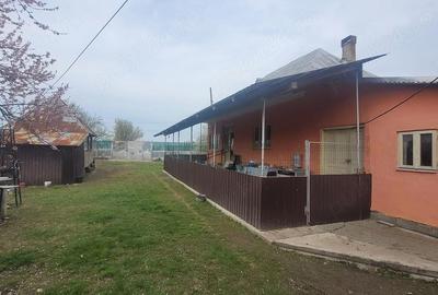 Casă cu 3 camere în Bulzești - 1