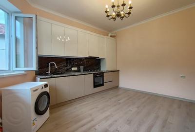Apartament cu 3 camere decomandat în Central - 2