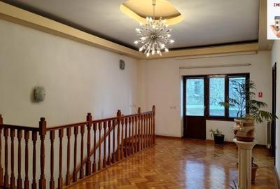 🏡  MOȘILOR – DACIA  VILĂ  7 camere, 416 mp. Birouri, Showroom, Clinica