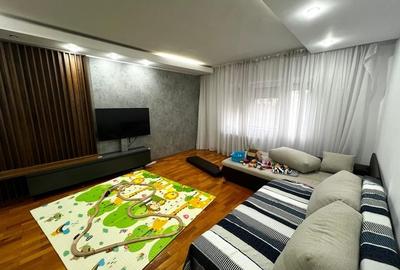 Apartament cu 3 camere decomandat, mobilat în Vitan