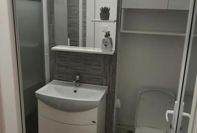 Garsonieră decomandată în Central