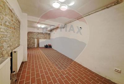 Spațiu comercial-Demisol-Atelier de arta - 1