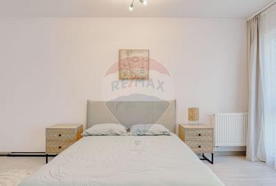 Apartament cu 2 camere decomandat, mobilat în Tractorul