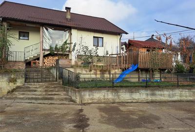 Casă cu Teren 758 Mp în Central