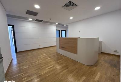 Spațiu comercial, de 200 mp, în Central - 3