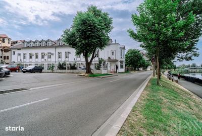 Spațiu comercial, de 202 mp, în Ultracentral - 8