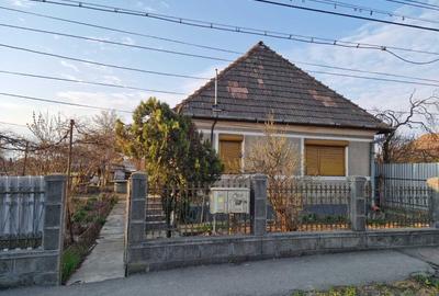 Casă cu 3 camere în Central