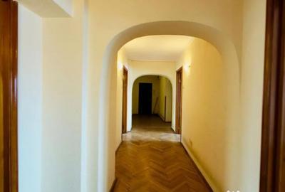 Apartament cu 4 camere decomandat în Titulescu - 7