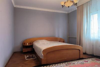 Casă cu 4 camere cu Canalizare în Central - 9