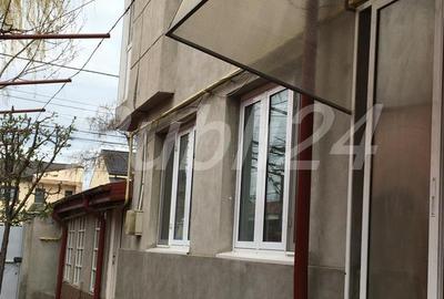 Casă cu 5 camere cu Teren 300 Mp în Central - 4