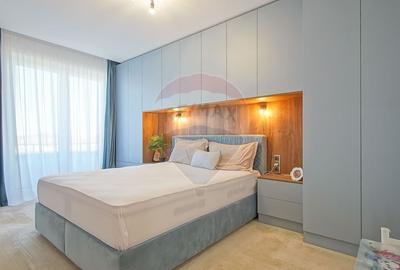 Apartament cu 4 camere decomandat, mobilat în Tractorul - 22
