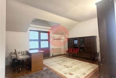 Casă cu 6 camere cu Teren 1000 Mp în Central - 13