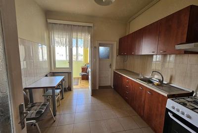 Apartament cu 3 camere decomandat în Central - 2