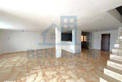 Casă cu 4 camere cu Teren 195 Mp în Central