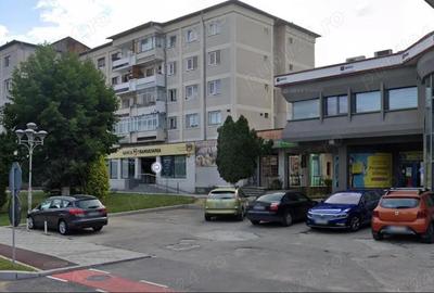 Apartament cu 4 camere decomandat în Central - 2