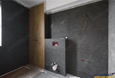 Casă cu 7 camere cu Canalizare în Noua - 8