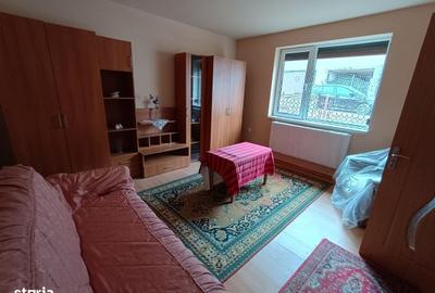 Casă cu 2 camere cu Teren 720 Mp în Central