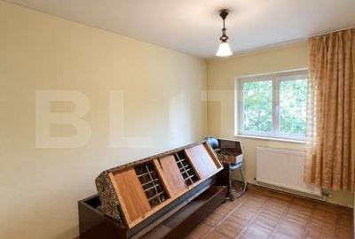 Apartament cu 3 camere în Liliacului