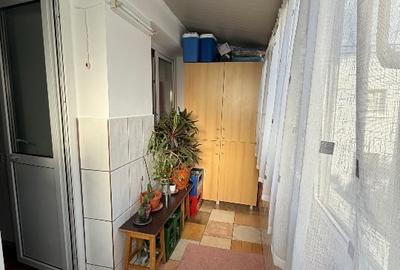 Apartament cu 3 camere decomandat în Titan - 2