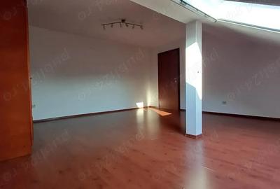 Inchiriez camera - spa?iu mansarda, str. Hortensiei