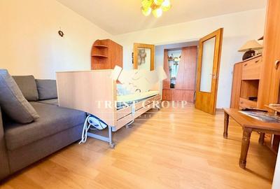 Apartament cu 3 camere decomandat, mobilat în P-ța Victoriei