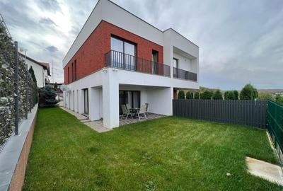 Casa de tip DUPLEX, situata in cartierul EUROPA! Casa de tip DUPLEX, situata in cartierul EUROPA! - 1
