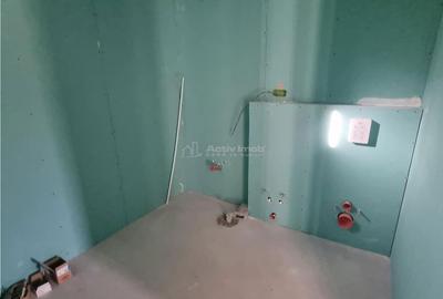 Casă cu 4 camere decomandat în Calomfirești - 8