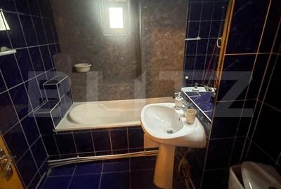Apartament de vanzare, cu 3 camere, decomandat, 84 mp, zona pasaj Nicolina - 15