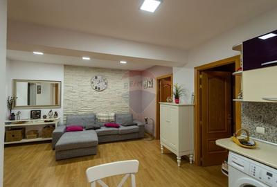 Apartament cu 3 camere de vanzare, mobilat-utilat, Confort City - 12