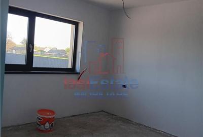Casă cu 3 camere decomandat cu Teren 430 Mp în Țuțora - 6