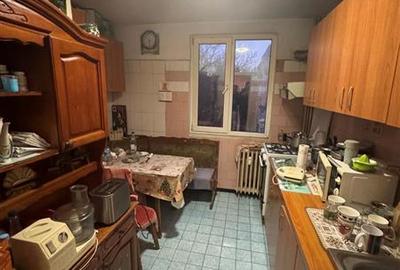 Apartament cu 4 camere decomandat în Brâncoveanu