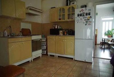 Casă cu 3 camere cu Teren 620 Mp în Central