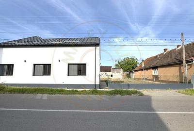 Casa 3 camere 154 mp, Teren 630 mp - Str. T. Vladimirescu - Carei - Comision 0% - 3