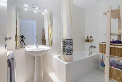 Vanzare 3 camere cu 2 bai si logie - Complex Delea Veche 24 - 6