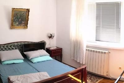 Vila Vatra Luminoasa, parter si etaj, curte libera, parcare, mobilat - 8