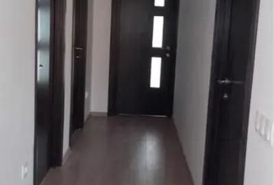 Casă cu 5 camere cu Teren 420 Mp în Bradu - 3
