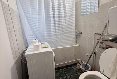 Apartament cu 3 camere în 7 Noiembrie - 2