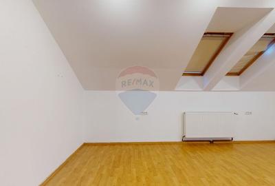 Spatiu pentru birou sau activitate usoara - 2 camere + terasa Spatiu pentru birou sau activitate usoara - 2 camere + terasa - 8