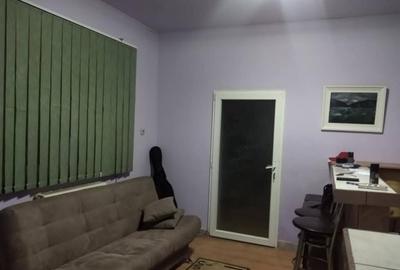 Doua proprieta?i alaturate:casa+ teren ?i teren alaturat imobil Barlad
